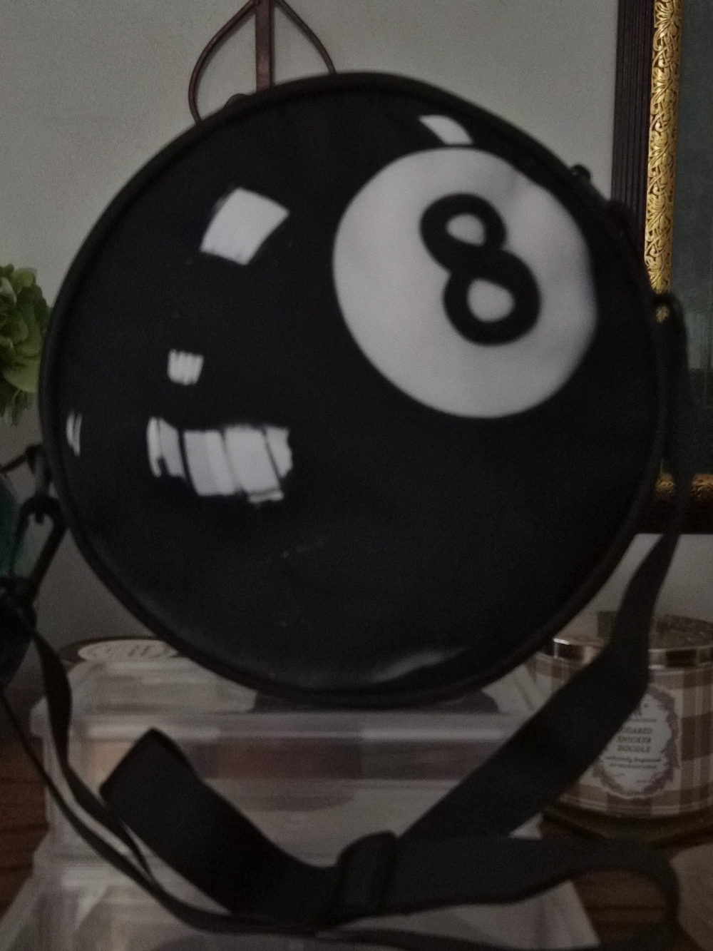 Unisex 8-Ball Round Messenger Bag / Crossbody